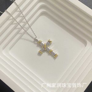 Designer Brand Tiffays Cross Necklace S925 Silver High End Fashion Diamond Couple Inlaid Collar con logo