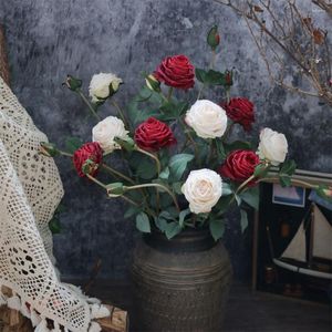 Dekoratif Çiçekler 5pcs Retro Avrupa Izgara İpek Gül Buklusu Düğün Evi Roma Dekorasyon Sevgililer Günü Hediyesi için Yapay Çiçek