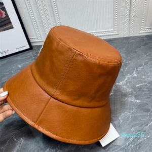 Kova Şapkaları Adam için Deri Dergi Tasarımcı Şapka Moda Boater Cap Mens Kış Kahverengi Sunhats Takılı Fedora Unisex Sıradan Kapaklar