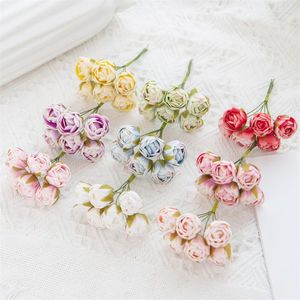 Dekoratif Çiçekler 6pcs/Buket Yapay Diy gül ipek çiçek tomurcuk buket mori stil headdress dekorasyon malzemesi düğün şeker kutusu