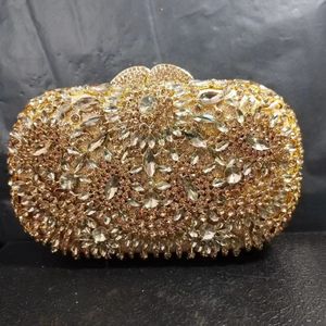 Kvällspåsar 17 Styles Golden Flower Women Crystal Clutch Purse Stones Ladies Party Diamond Minaudiere Handväska Wedding Purse 230729