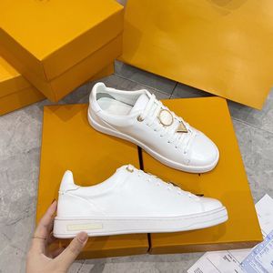 2024 Ny designer frontrow casual skor lyxiga män kvinnor skor reser läder snörning sneakers mode plattform lägenheter sneakers vita skor gratis frakt