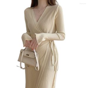 Women's Sweaters Black Beige Long Sleeved Sexy Dress Korean Style Harajuku Spring Autumn Winter Knitted Vintage Pullover Fashion