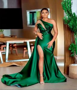 2023 Elegant Dark Green Sequined Mermaid Prom Dresses One Shoulder Neck Side Split Evening Gowns Satin Sweep Train Formal Dress c2759