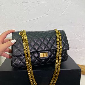 Nya designer axelväskor för kvinnor mode crossbody kanal väska damer luxurys handväska klassiska kedje messenger väskor