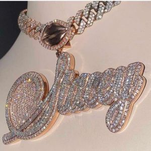 Moissanite Anpassad initial namnplatta 925 Silver Iced Out Letter Pendants 3D Lip Bale Design Hip Hop Iced Out Moissanite Pendant