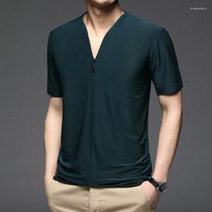 T-shirt da uomo CASUMANL 2023 Camicia casual sottile da uomo con scollo a V da uomo estivo per abbigliamento da spiaggia da ufficio a maniche corte alla moda