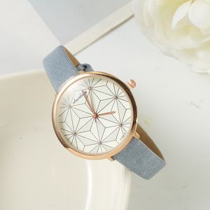 Wristwatches Creative Women Watch Fresh Natural Personality Geometric Pattern Leather Band Student College Female Quartz Hand Wristwatch 230729