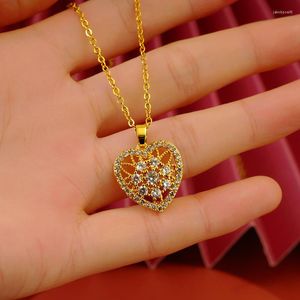Pendant Necklaces Charm Copper Necklace Couple Jewelry Choker Rhinestone Heart For Women Simple Hook Chains Wedding Wife Gifts