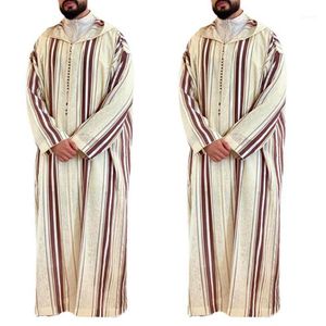 Abbigliamento etnico Risvolto Musulmano Uomo Manica lunga Thobe Medio Oriente Arabia Saudita Caftano Abaya islamico Abito Dubai Robes con Pat313M a righe