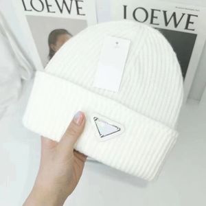 Luxury designer hats for womens mens beanie winter hat casual cowboy wear keep spring fall warm Valentine's Day gray blue pink solid letter logo beanie designer