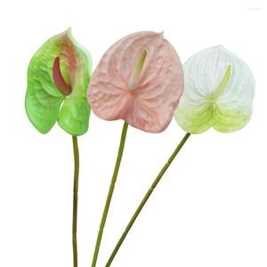 Flores decorativas 3 pçs Artificial Calla Lily Bouquet Anthurium Flor Falsa Plantas Verdes Desktop Display DIY Aniversário Casamento Festa Em Casa