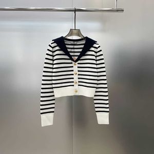 Spring and autumn women's V-neck striped short knitted coat, knitted fabric is soft and comfortable, leisure high-waisted version of fashion.
