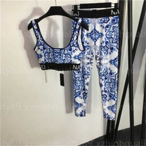 Womens Tracksuit Two Piece Vest Trouser Sports Set Vintage Floral Print Alphabet Webbing Waist Tank Stretchy Skinny Bottoms Designer Tracksuits Women Pant Suit 55