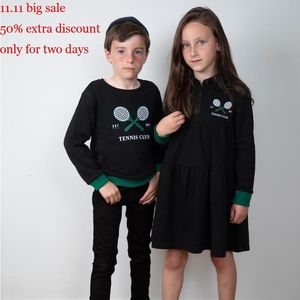 Giyim Setleri Çocuklar Sonbahar Kış Pamuklu Kız Elbise Çocuk Sweatshirt Tenis Baskılı Top Romper Aile Eşleştirme Giysileri 230731