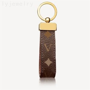 Keychain Designer Keychain Take Key Chain delicata Dragonne Holiday Gift Borse Charms Metal Parti in rilievo lettera di moda Fashion Keyrings Lanyard PJ047 C23