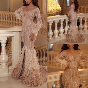 Runway Dresses Feather Mermaid Split Lace Appliqued Sequins Long Sleeves V Neck Nightgowns Graceful Sleepwear Custom Made Evening Dress