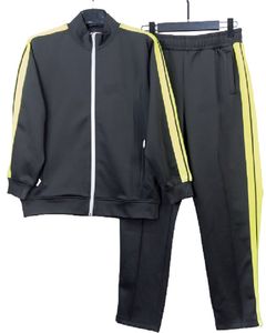 Trailtsuits Erkek Kadın Tasarımcıları Takipler Siyah Sweatshirts Ceketler Erkekler Joggers Pants Sportswear 2 Parça Set Boyutu M