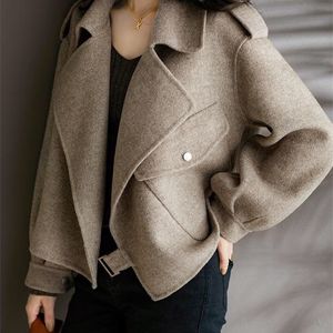 Cappotto corto da donna in lana misto twill 230729