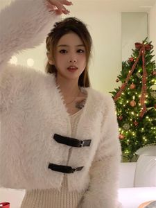 Kadınlar kürk sahte vizon ceket beyaz kemer toka tasarım ceketleri kadınlar için ceketler özellikle kış soğuk kadın kıllı kadın