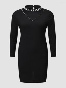 Vestidos plus size Finjani festa para mulheres 2023 bonito vestido de design de malha com decote pérola outono inverno preto ajuste fino sexy uniforme