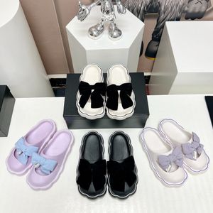 Chinelos femininos de verão 2023 elegantes, chinelos macios, preto, branco e rosa, para uso interno, leve, casual, tamanho deslizante, sapatos de praia ao ar livre