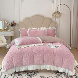 Sängkläder set rosa spets ruffles Princess Velvet Fleece Set Crystal Flanell Kort plyschblommor Däcke täcker lakan Kudde