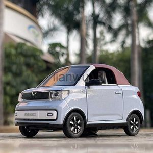 Diecast Model Cars 124 Wuling MINI EV Alloy New Energy Car Model Diecasts Metal Toy Vehicles Car Model High Simulation Sound and Light Kids Gifts x0731