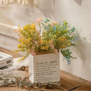 Flores decorativas Plantas artificiais Simulação Folhas de grama de ameixa Flor falsa para casamento Casa Jardim Decorações de mesa DIY Vaso Decoração