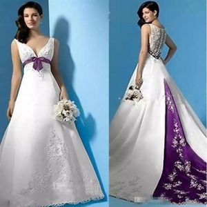 プラスサイズの白と紫色のウェディングドレス長いラインエンパイアウエストVネックビーズアップリックサテンスイープトレインブライダルガウンカスタムM179