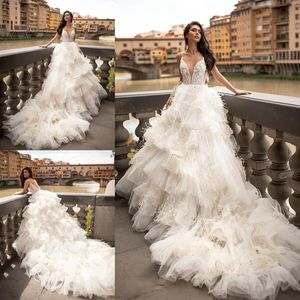 Amazing Feather Backless Wedding Dresses Deep V Neck A Line Beaded Bridal Gowns Sweep Train Tiered Tulle robe de mariee333U