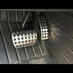 Accelerator Brake Pedal Trim 2st för Mercedes Benz Cla C117 GLA X156 200 220 260 CAR Interiörstillbehör233T