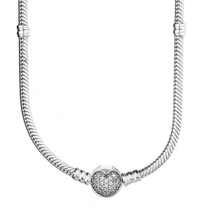 Strängar strängar Original Pave Love Heart Clasp med Crystal Snake Chain Halsband för 925 Sterling Silver Bead Charm Europe DIY SMYELLT 230729