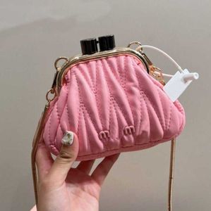 Luxo Clip Bag Miu Designer Shoulder Bags Moda Feminina Cadeia crossbody bolsa Mini Dumpling Handbag messenger Estilo simples luxo e alto senso