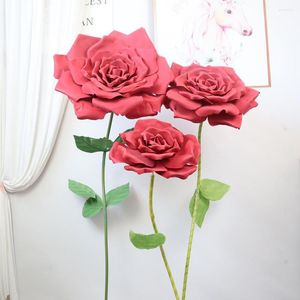 Flores decorativas PE Espuma Papel Ondulado Flor Rosa Gigante Configuração de Palco Decoração de Exibição Artificial Cenário de Casamento Flore Decoração de Jardim para Casa