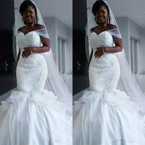 2020 New Cheap South African Plus Size Mermaid Wedding Dresses Off Shoulder Lace Appliques Beaded Arabic Sweep Train Formal Bridal160I