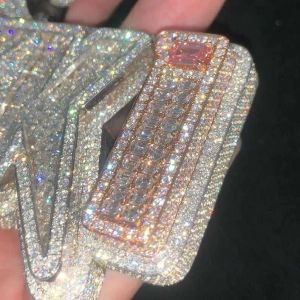 Nuski Design Two Tone 3d Completamente Iced Out Emerald Diamonds Hand Setting Custom Pendant Jewelry