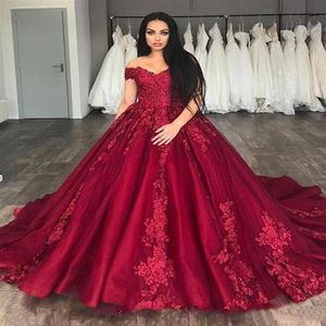 Vestidos de noiva evasê vermelho para noiva nigeriana modesta igreja africana do Oriente Médio com ombro de fora aplicado vestido de noiva capela Tr209N