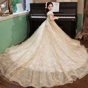 2023 Gold Piano Ball Gown Prince Flower Girls Dresses Sweep Train Girls Pageant Gowns Lace Applique First Communion Princess Dress Big Bling Long Train Party Dress