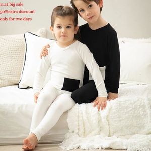 Kläder sätter pojkar och flickor Sommarpyjamas Set Soft Elastic Ribbed Home Clothes Children Outfits 230731