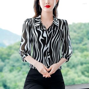 Blouses feminina Blusa feminina Blusa coreana de moda de moda Lace Turndown Collar Collar três quartos de manga camisas