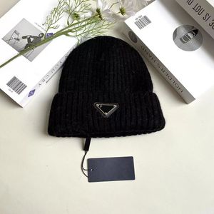 Designer Hats Herrmännens kvinnors varma mössa Fall Winter Beanie/Skull Caps Thermal Knit Hat Ski Brand High Quality Gift Skull Hat Luxury Warm Cap Beanie Skull Caps 5a Kvalitet