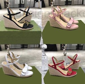 Sandals Designer Tercelar saltos altos Mulheres cunha Córdia da corda Plataforma grossa Férias de férias trançadas leves Sapatos casuais com caixa 1CRK