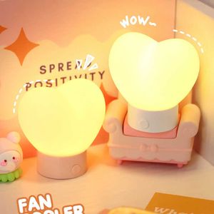 Luci notturne Creative Nightlight Lampade a LED Indoor Mini Cute USB Plug Luci da comodino in silicone morbido per la casa Regali per bambini Room Decor Lamp P230331