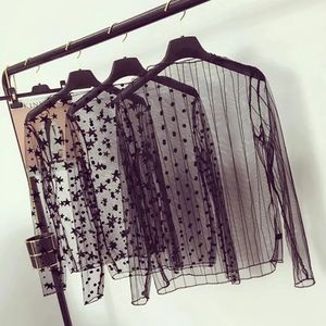 Kvinnor S stickor tee spets blommor t shirt transparenta mesh damer toppar rena blusar hösten se genom turtleneck svart långärmad skjorta 231031