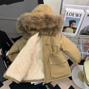 秋のキッズデザイナー服ガール冬のコート大きな毛皮の襟温かいフリースジャケットガールズコート