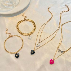 Collana Orecchini Set Dropping Oil Double Per Le Donne Fashion Luxury Intarsied Peach Heart Pendant Chain Bracelet Accessori Regali