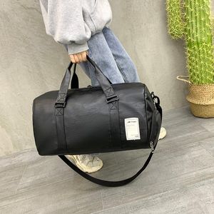 Duffel Bags Bolsa de bagagem de couro de grande capacidade PU