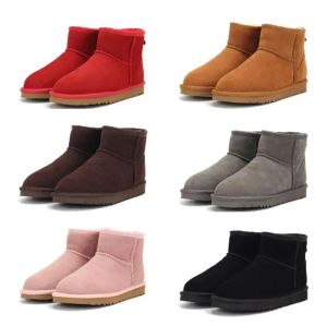 2023 Klassiska korta minikvinnor Snöstövlar Håll varma startman Kvinnor Plush Casual Warm Booties Fårskinn Suede Shoes Free Ovakt U5815 5825