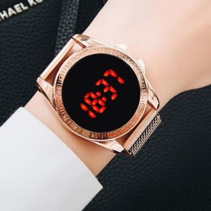 Armbanduhren Luxus Rose Gold Magnetische Uhren Für Frauen Armband Mode Digital Rot LED Zifferblatt Kleid Quarzuhr Damen ArmbanduhrWristwat